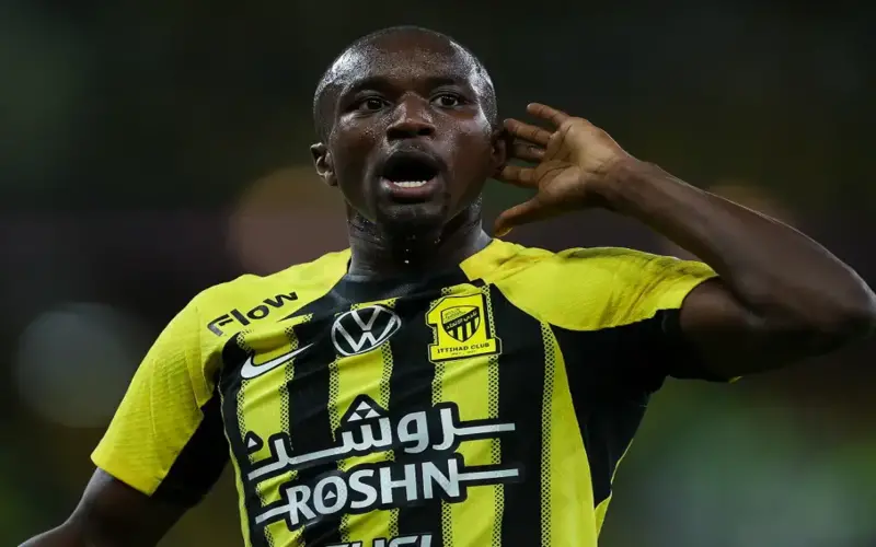 يضحي بملايين الاتحاد.. عملاق إيطالي يقترب من خطف موسى ديابي